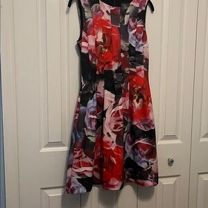 Vince Camuto floral dress with back zipper. size 8
